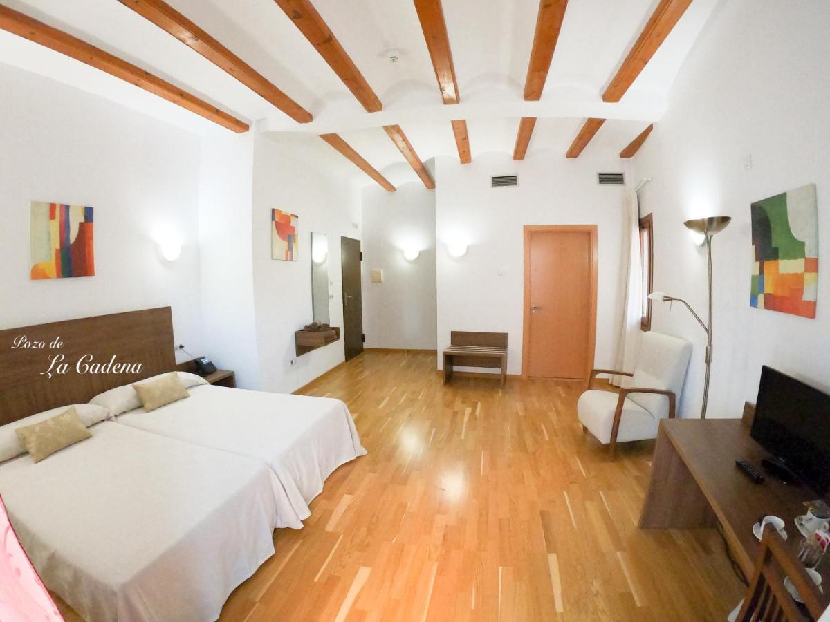 Hotel Baron Andilla Valdealgorfa Exteriör bild
