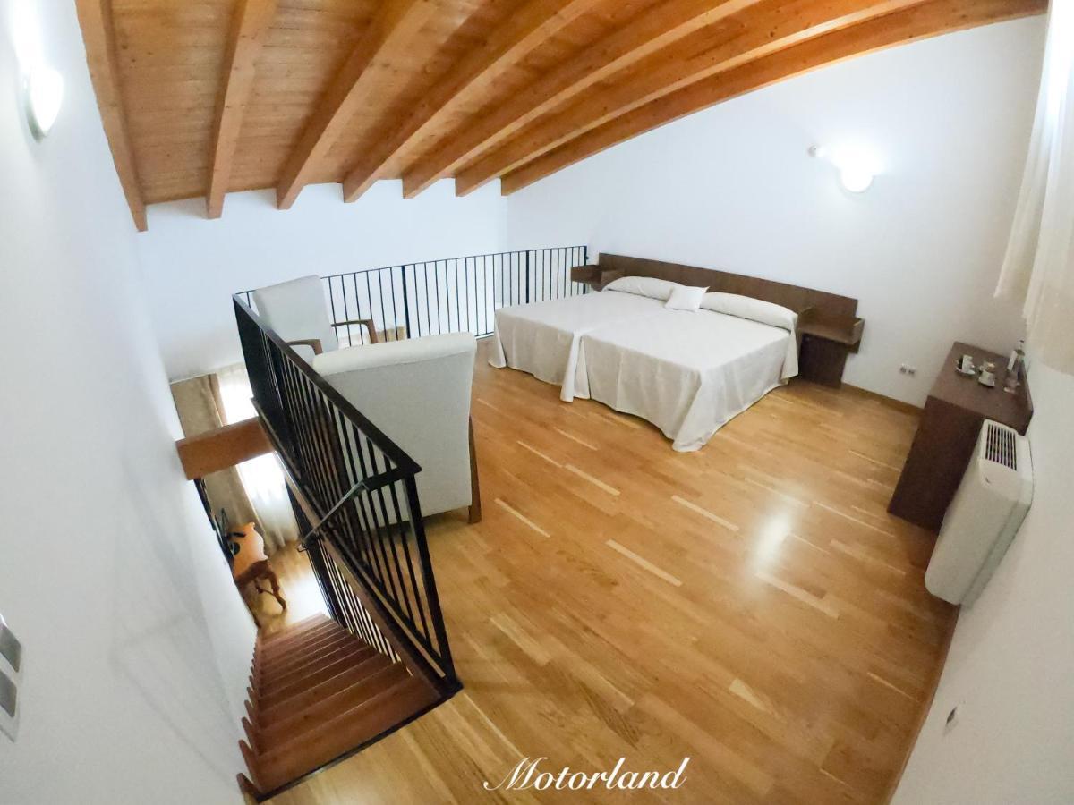 Hotel Baron Andilla Valdealgorfa Exteriör bild