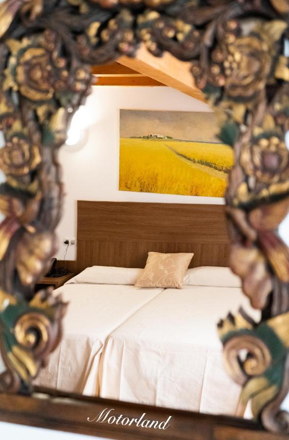 Hotel Baron Andilla Valdealgorfa Exteriör bild