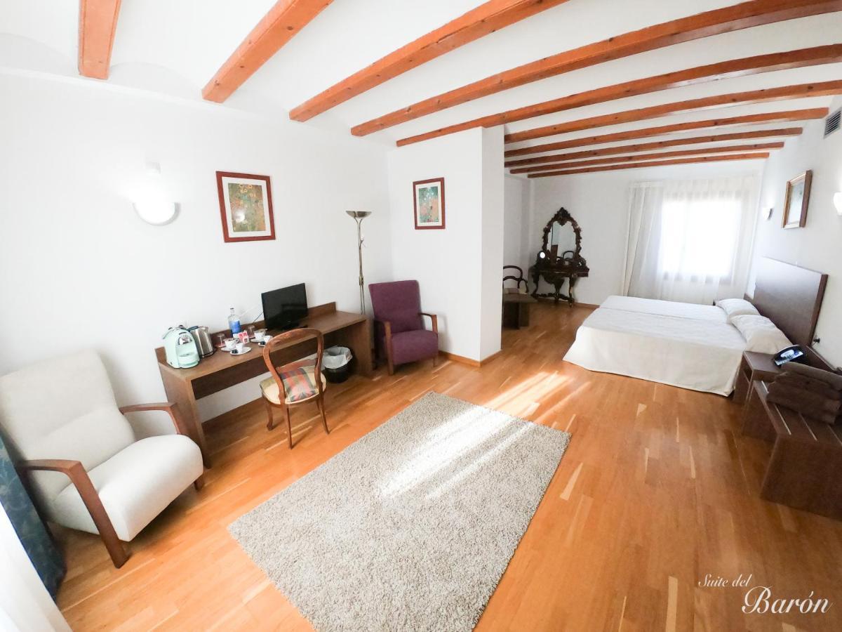 Hotel Baron Andilla Valdealgorfa Exteriör bild