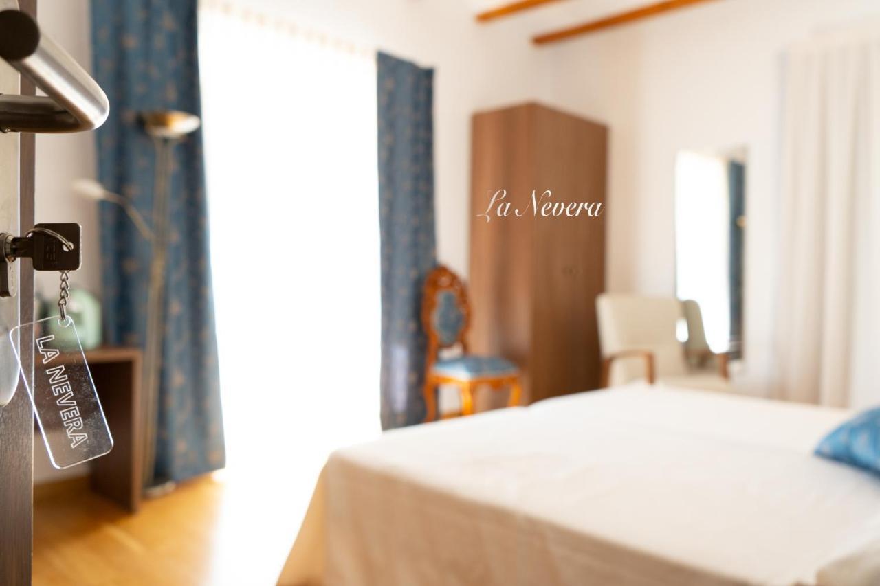 Hotel Baron Andilla Valdealgorfa Exteriör bild