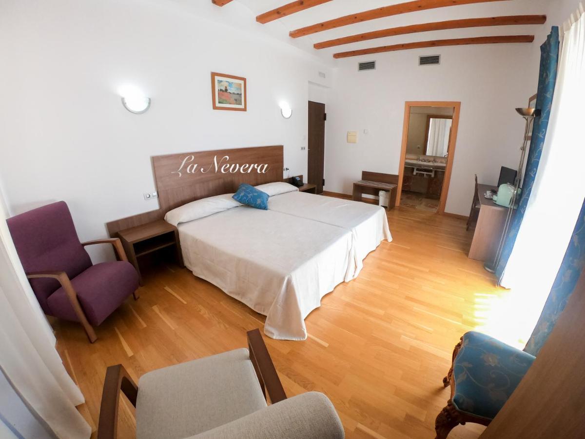 Hotel Baron Andilla Valdealgorfa Exteriör bild